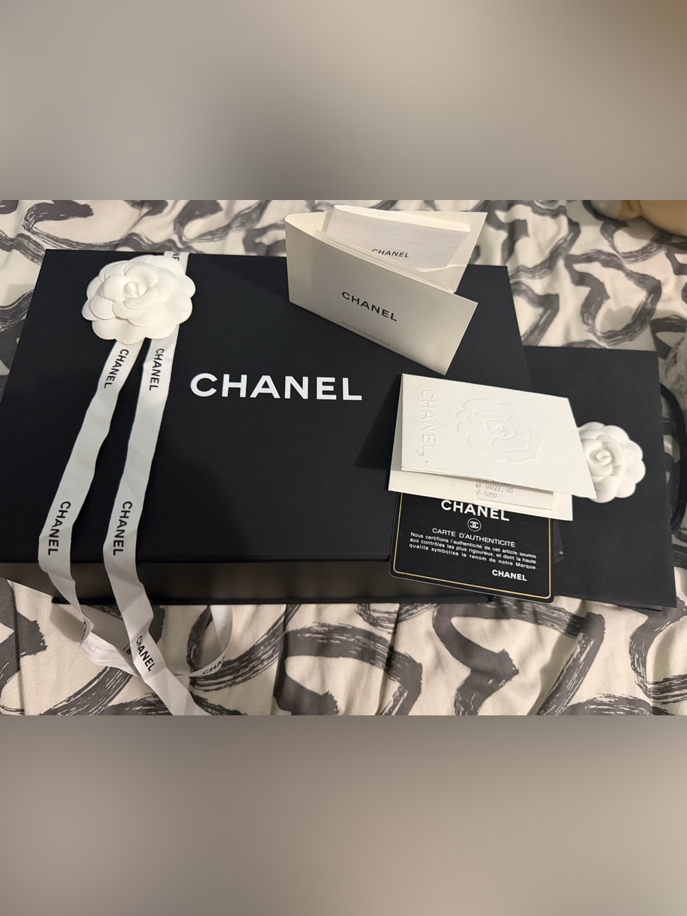 CHANEL black medium classic flap ~ comes with everything shown in the picture ✨